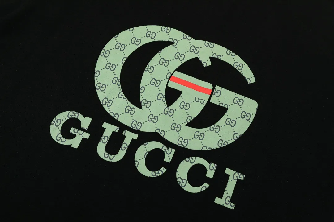 【2026】【GUCCI 公式旗艦店】 クッチ   Tシャツご好評に付き再入荷！