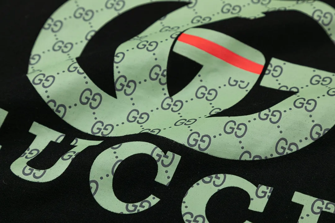 【2026】【GUCCI 公式旗艦店】 クッチ   Tシャツご好評に付き再入荷！