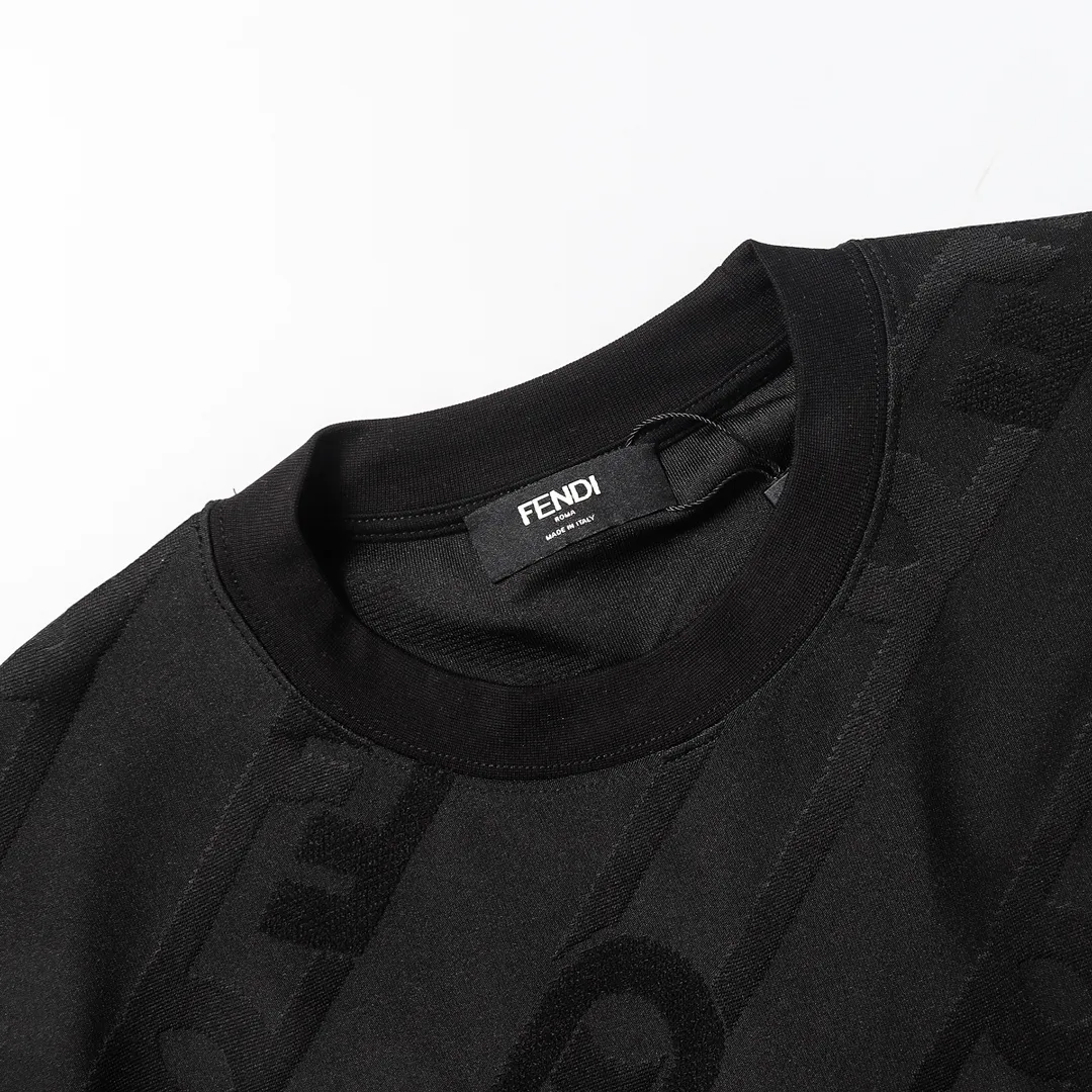 【2026】【FENDI  公式旗艦店】フェンディ   Tシャツご好評に付き再入荷！