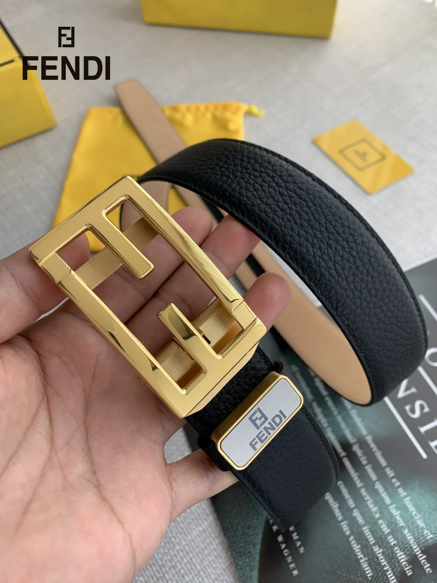【2026】【FENDI】(フェンディ) 3.5cm   ベルト メンズ