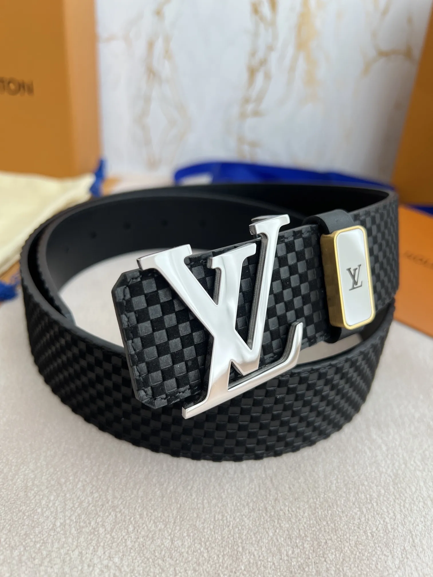 【2026】【LOUIS VUITTON】(ルイヴィトン) 4.0cm   ベルト メンズ
