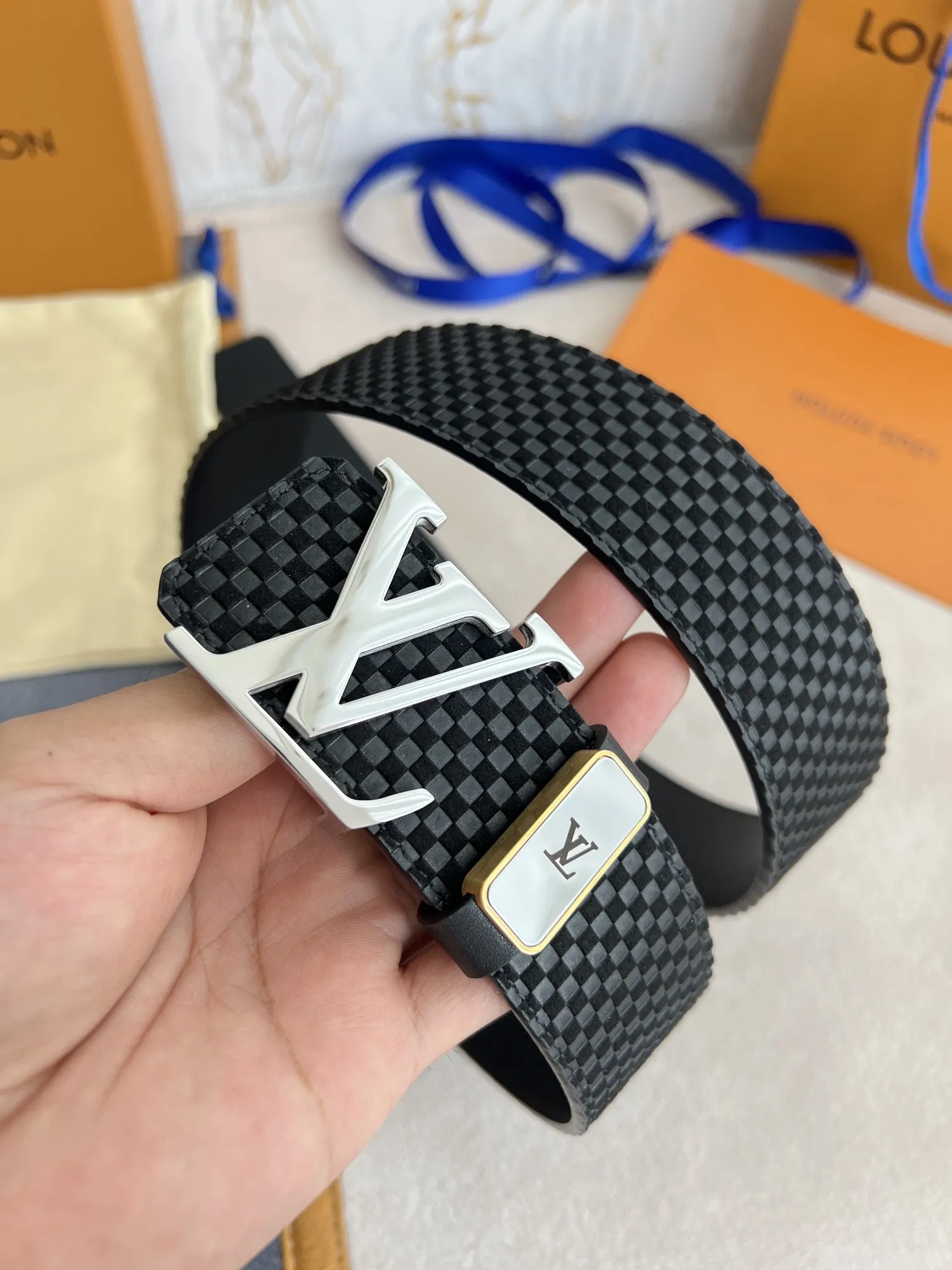 【2026】【LOUIS VUITTON】(ルイヴィトン) 4.0cm   ベルト メンズ