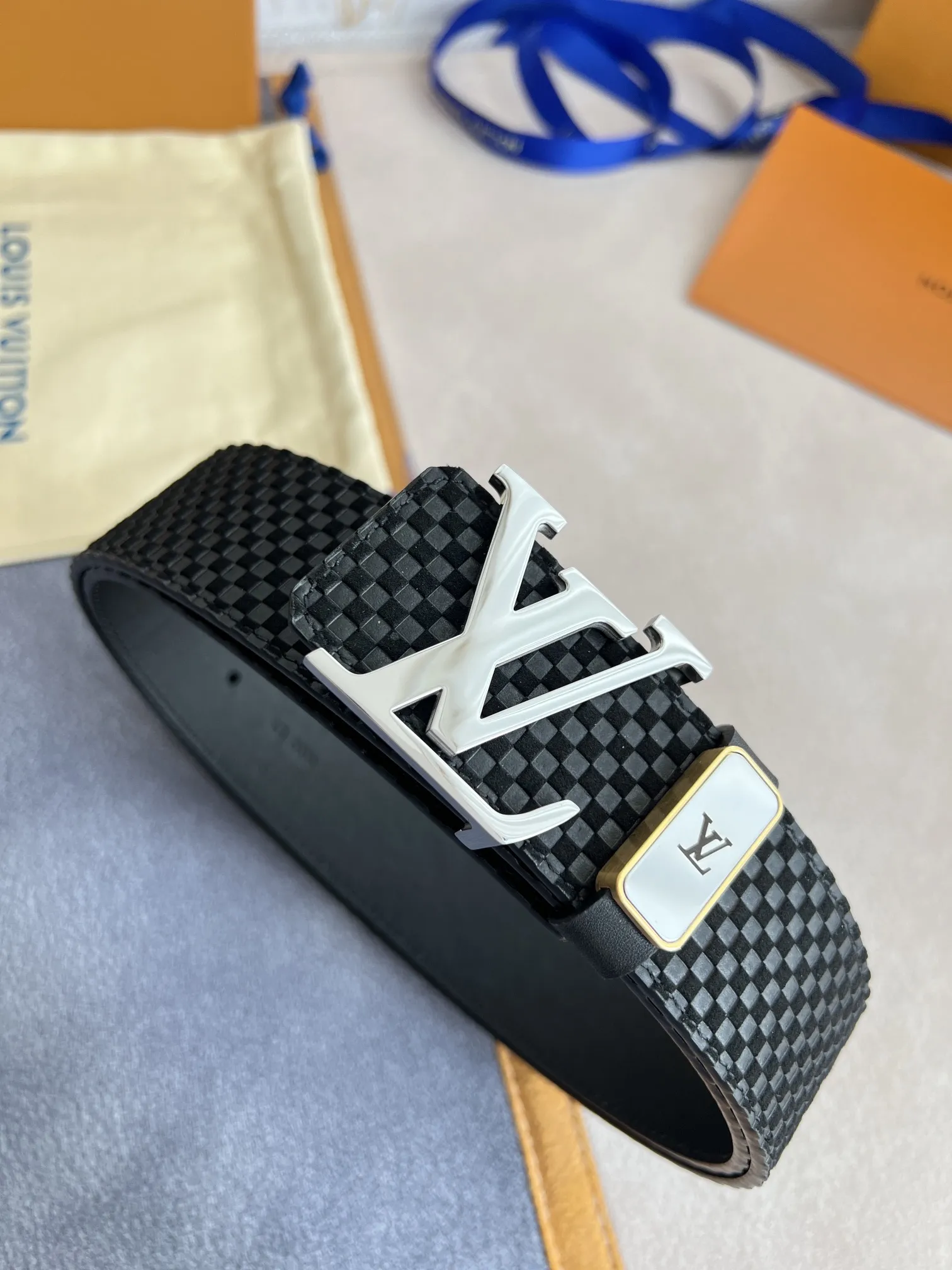 【2026】【LOUIS VUITTON】(ルイヴィトン) 4.0cm   ベルト メンズ