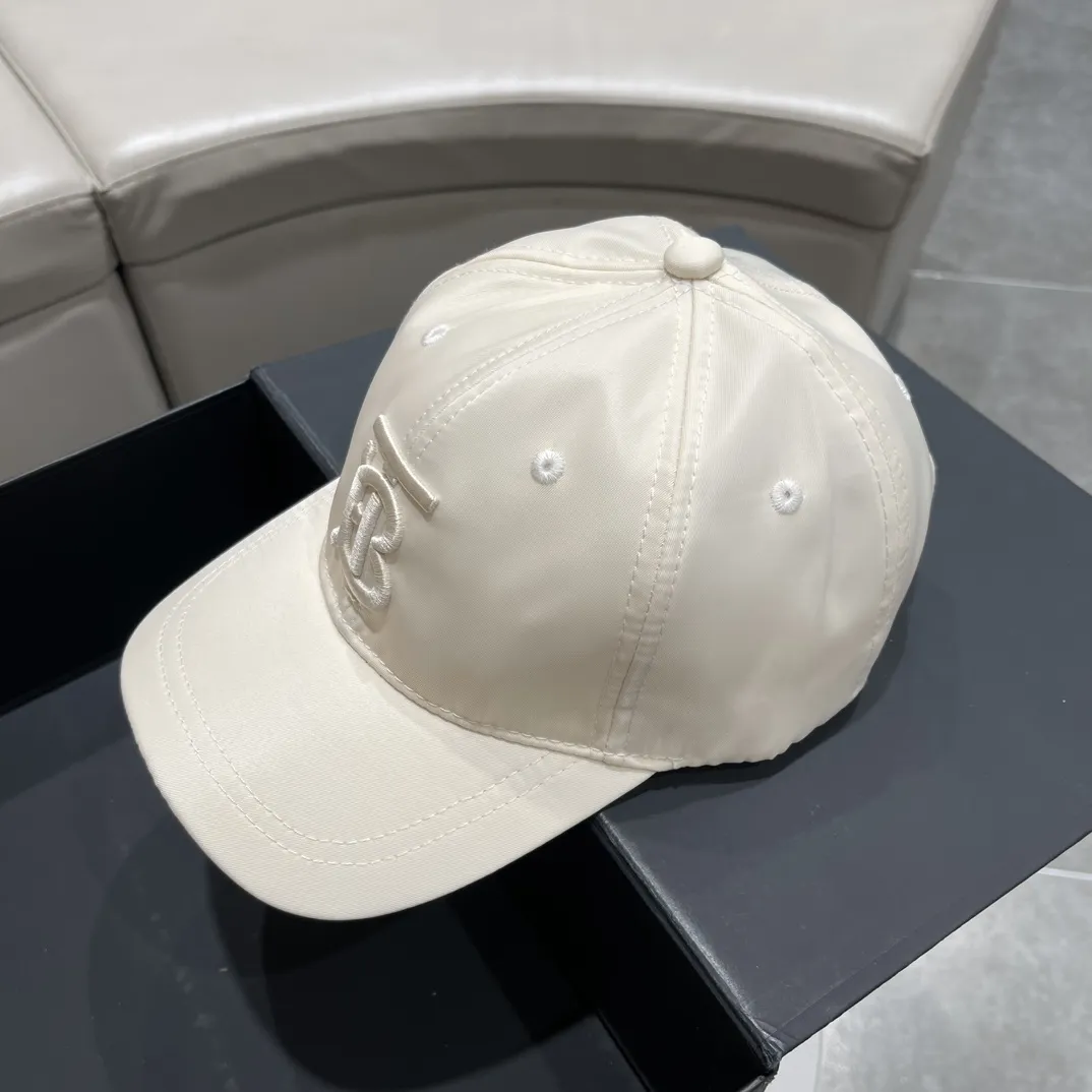 【2026】【BURBERRY  バーバリー】【数量限定】 野球帽 / ハット