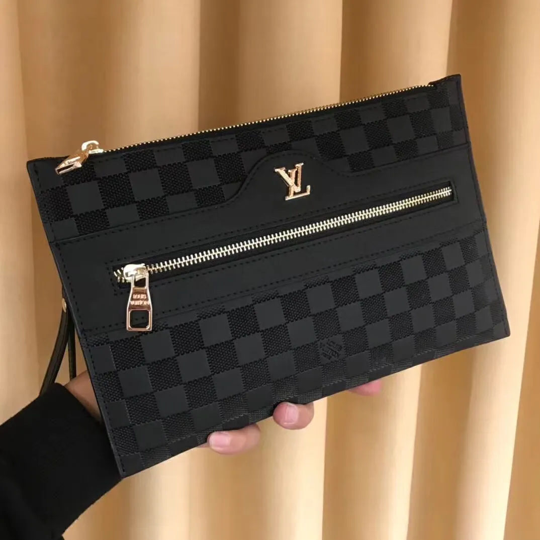 【2026】【LOUIS VUITTON 公式旗艦店】ルイヴィトン  クラッチバッグ  当日出荷 好評に付き再入荷！28*18*1CM