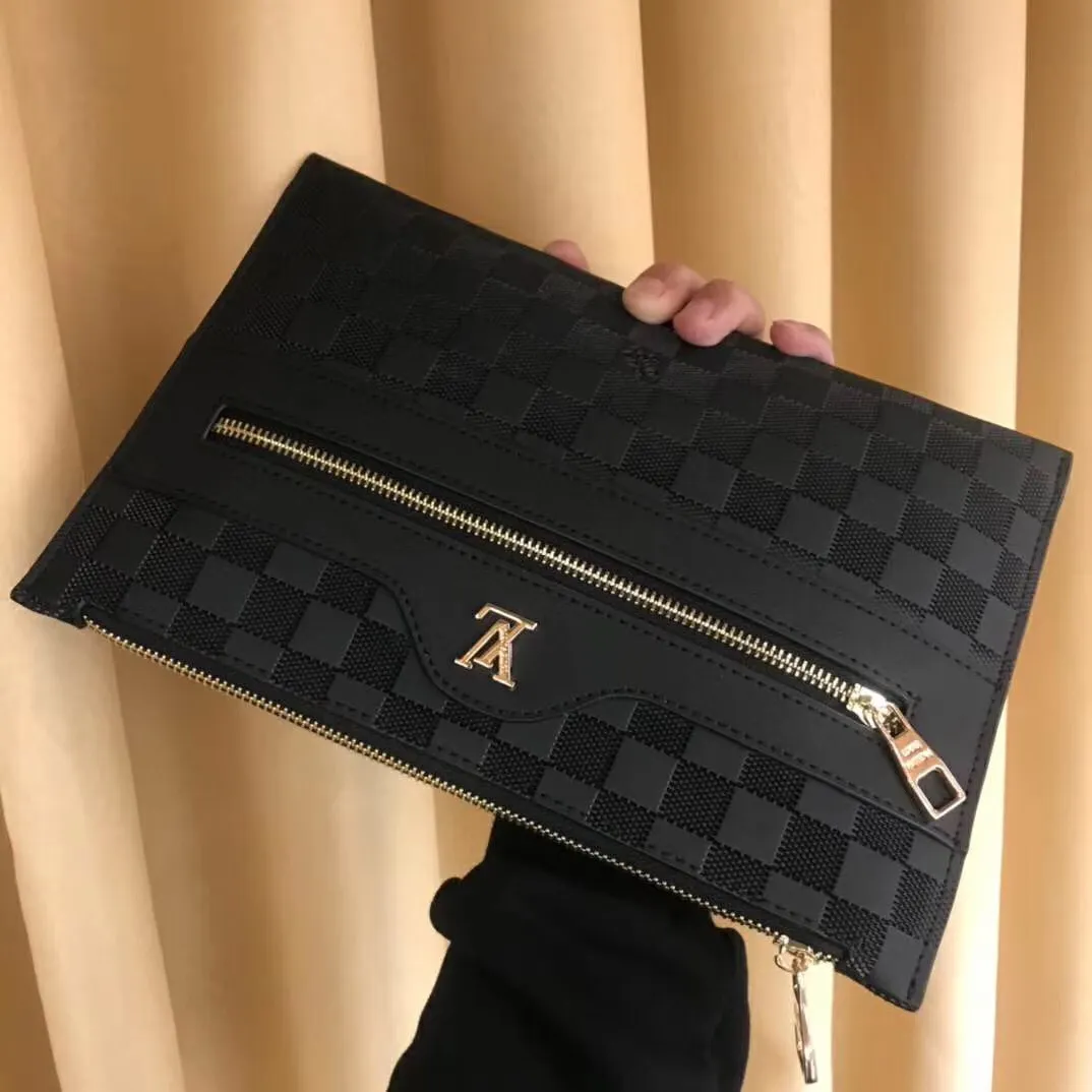 【2026】【LOUIS VUITTON 公式旗艦店】ルイヴィトン  クラッチバッグ  当日出荷 好評に付き再入荷！28*18*1CM