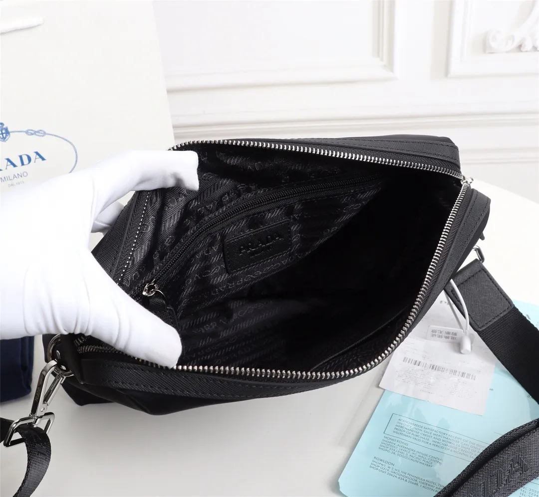 【2026】【PRADA 公式旗艦店】プラダ   ショルダーバッグ   当日出荷 好評に付き再入荷！31*21*7CM