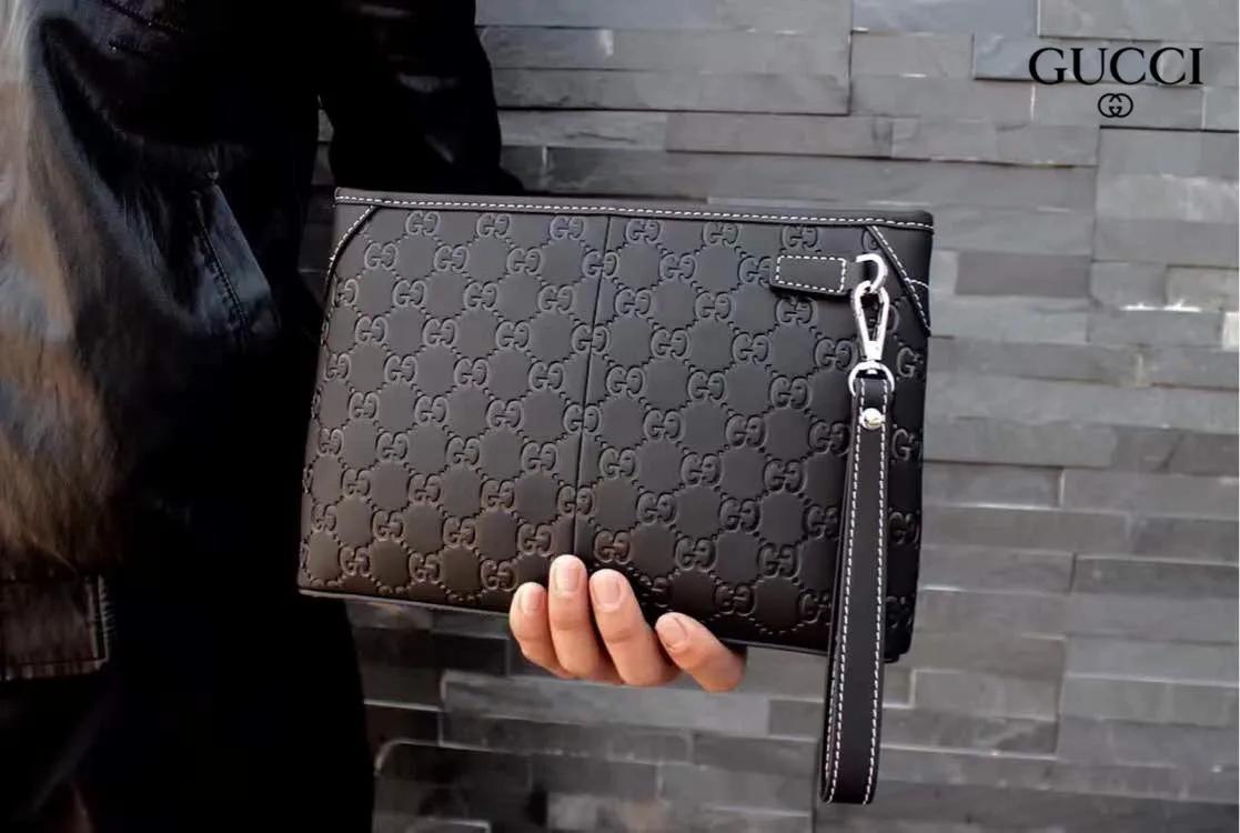 【2026】【GUCCI 公式 旗艦店】クッチ  クラッチバッグ 当日出荷 好評に付き再入荷！28*18*4CM