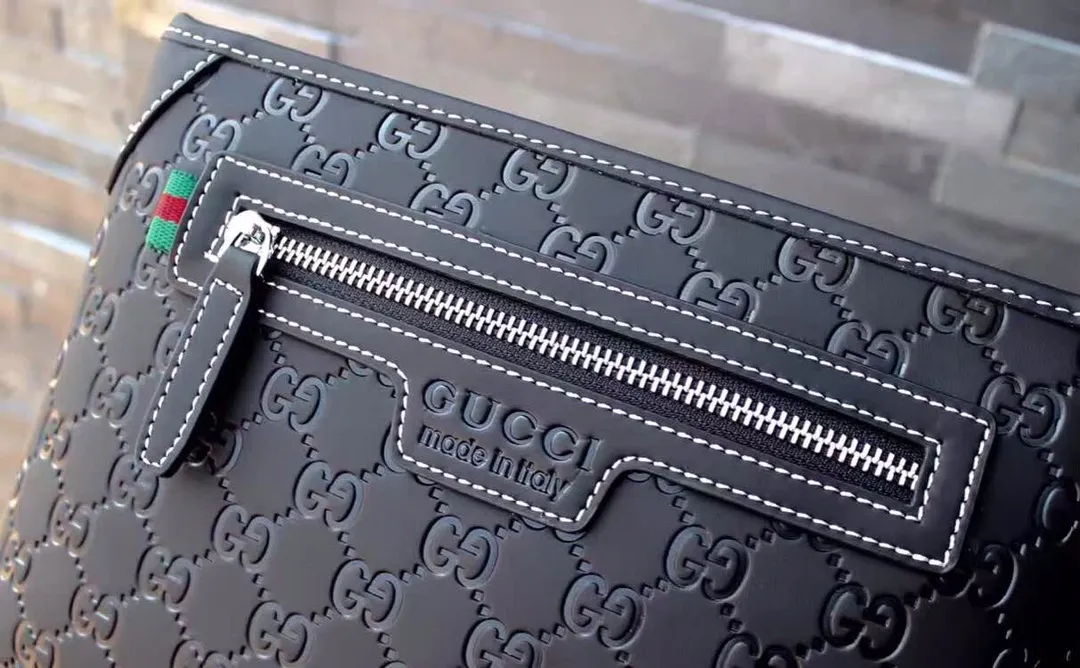 【2026】【GUCCI 公式 旗艦店】クッチ  クラッチバッグ 当日出荷 好評に付き再入荷！28*18*4CM