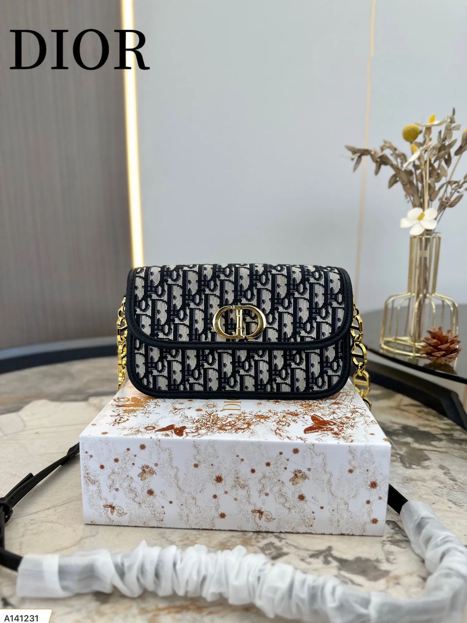 【2026】【DIOR 公式旗艦店】ディオール   ショルダーバッグ 当日出荷 好評に付き再入荷！22.5*12CM