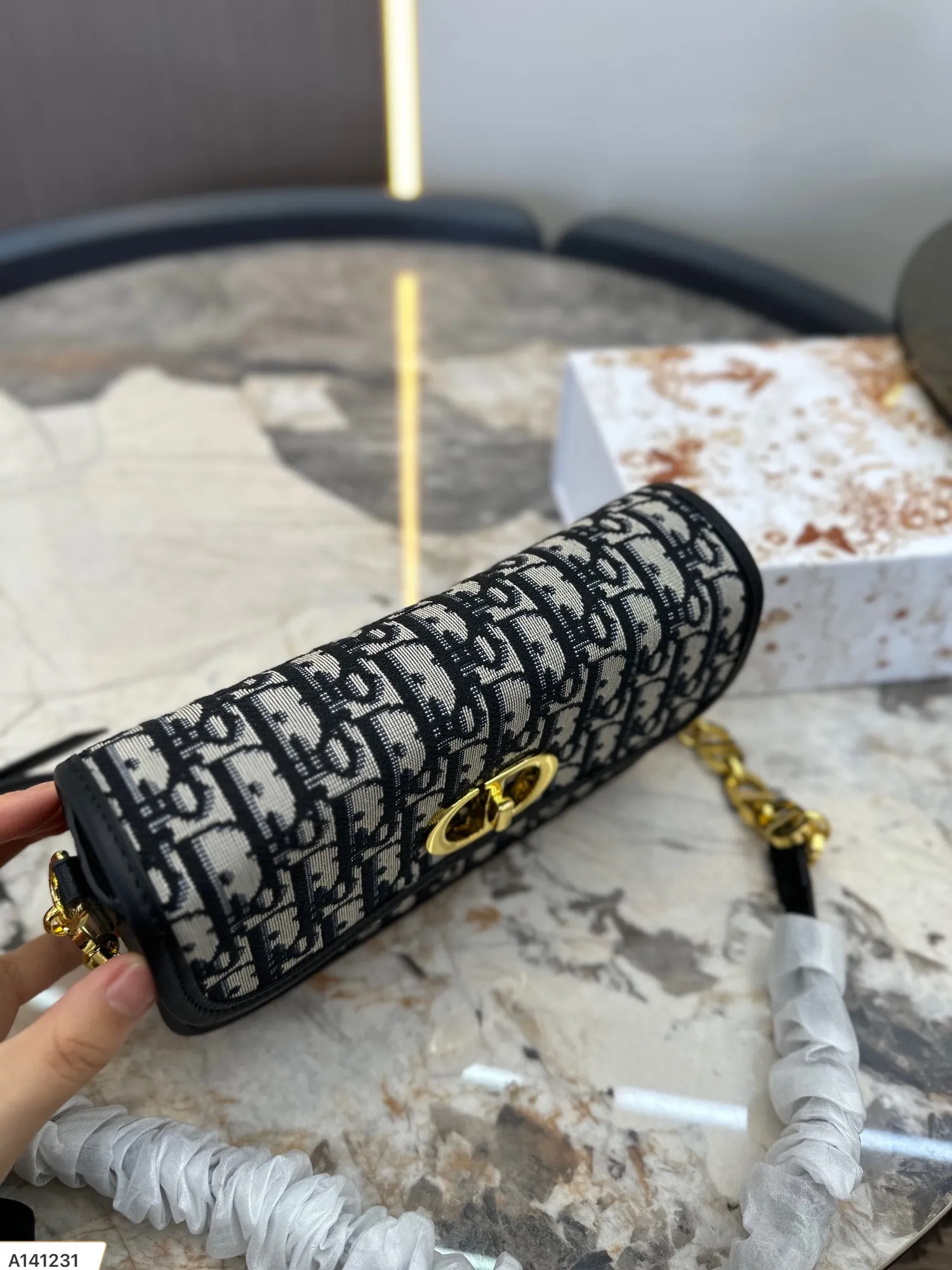 【2026】【DIOR 公式旗艦店】ディオール   ショルダーバッグ 当日出荷 好評に付き再入荷！22.5*12CM