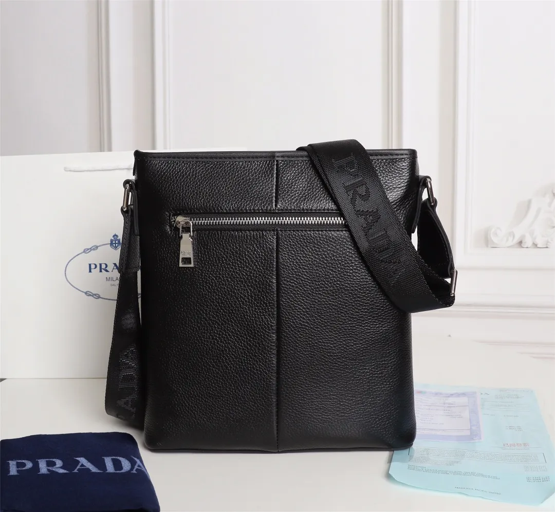 【2026】【PRADA 公式旗艦店】プラダ   ショルダーバッグ 当日出荷 好評に付き再入荷！25*27*5CM