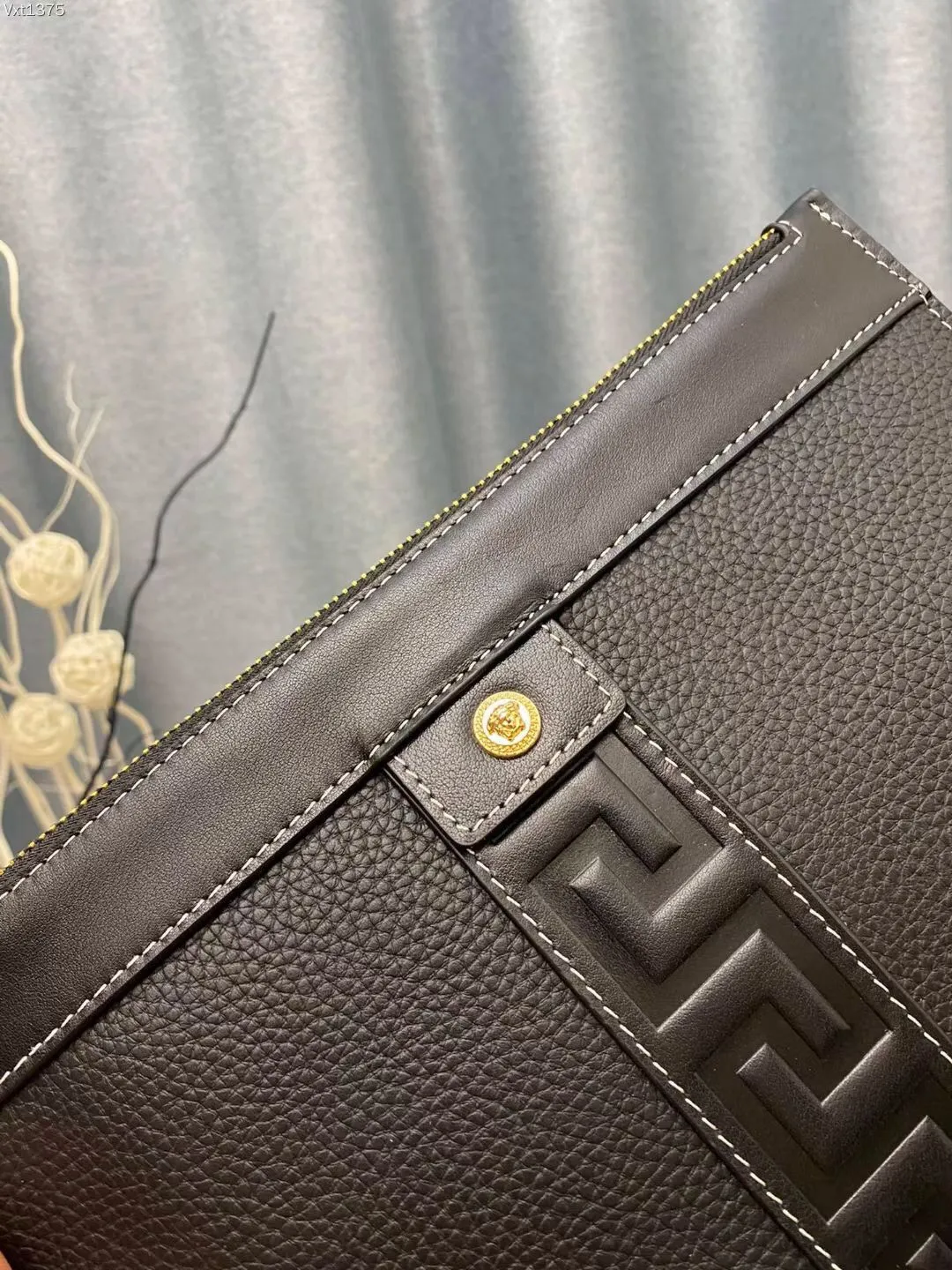 【2026】【VERSACE 公式旗艦店】ヴェルサーチ クラッチバッグ    当日出荷 好評に付き再入荷！29*18CM