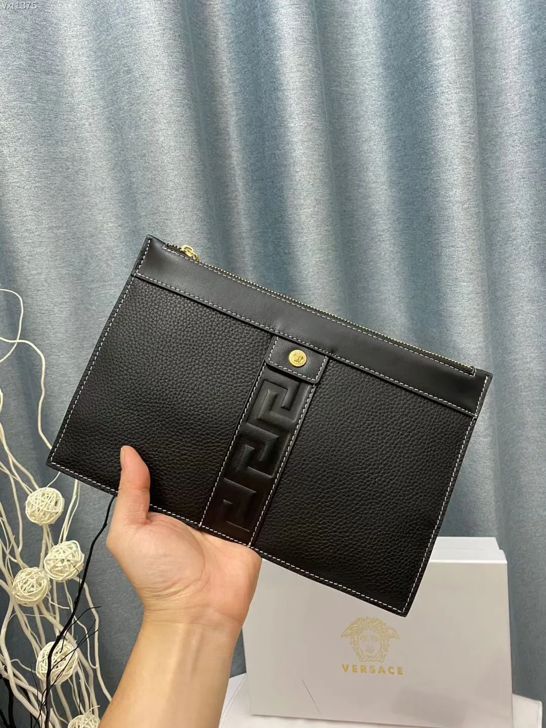 【2026】【VERSACE 公式旗艦店】ヴェルサーチ クラッチバッグ    当日出荷 好評に付き再入荷！29*18CM