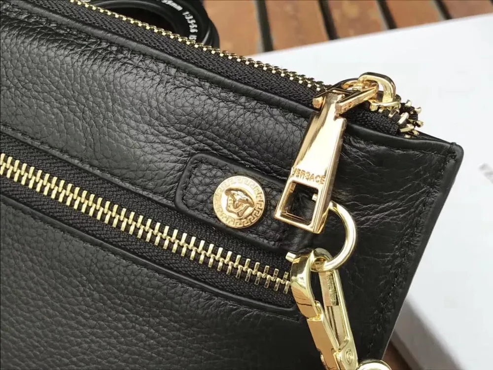 【2026】【VERSACE 公式旗艦店】ヴェルサーチ  クラッチバッグ    当日出荷 好評に付き再入荷！29*18CM