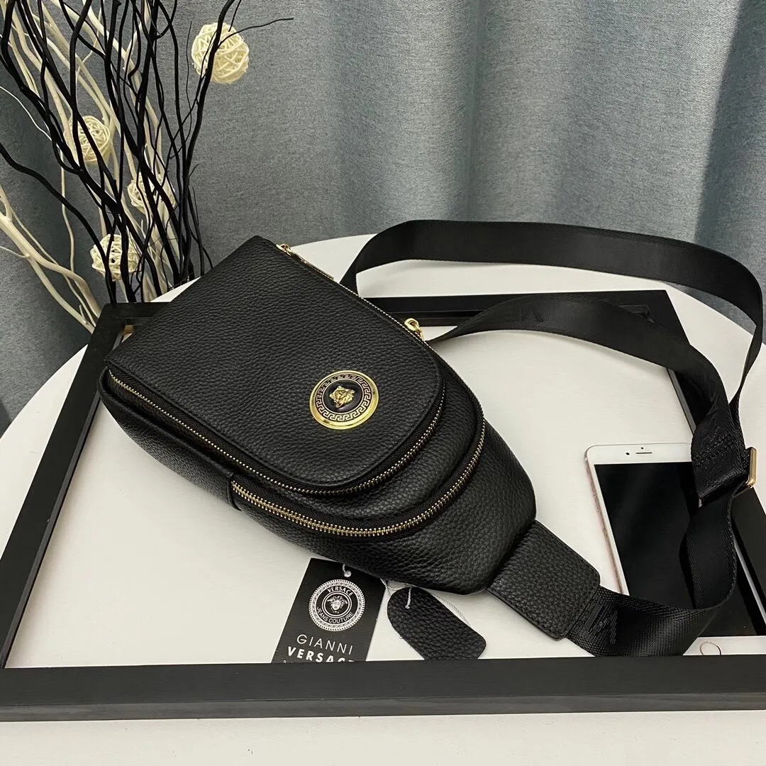 【2026】【VERSACE 公式旗艦店】ヴェルサーチ    胸ポケット  当日出荷 好評に付き再入荷！32*18*6CM