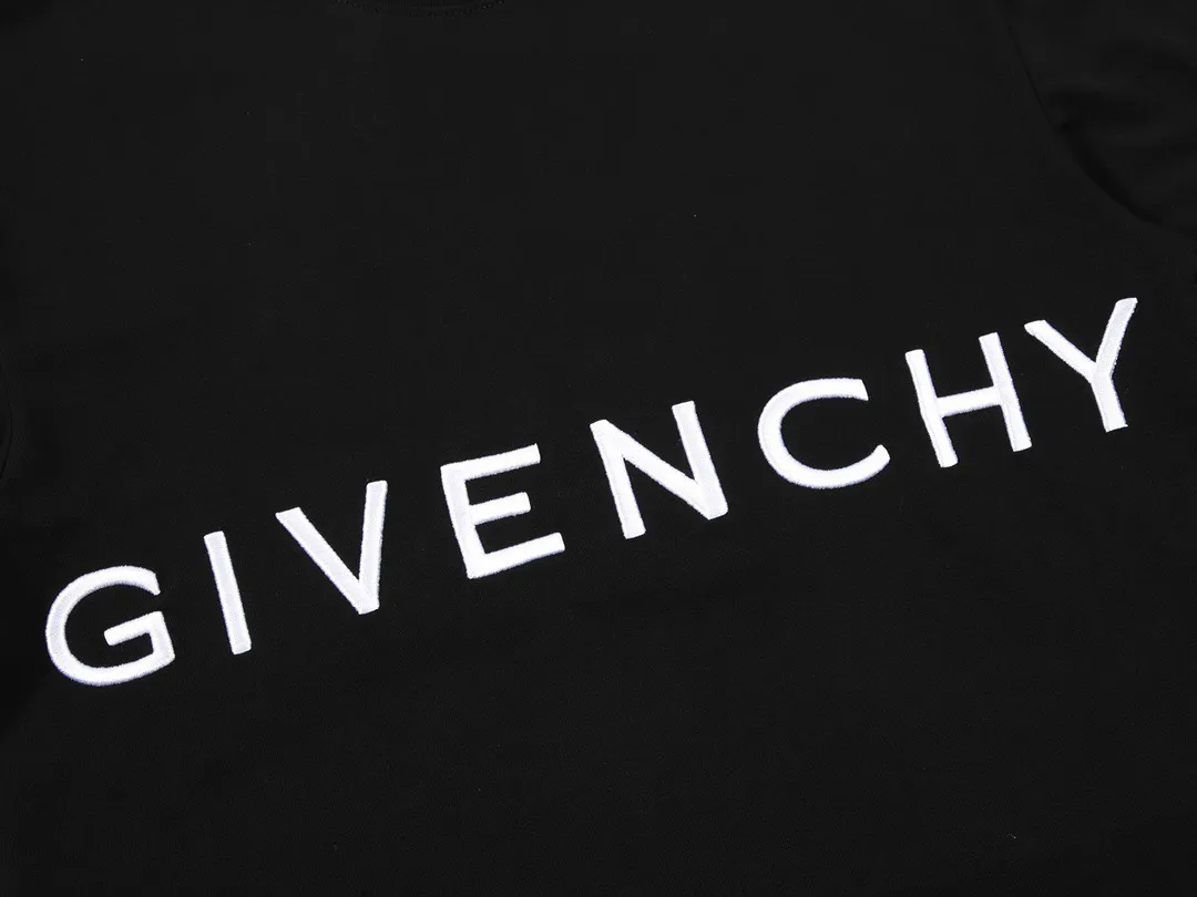 【2026】【GIVENCHY 公式旗艦店】ジバンシー     Tシャツご好評に付き再入荷！