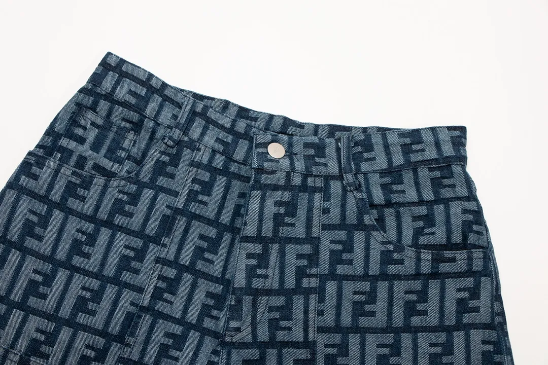 【2026】【FENDI   公式旗艦店】フェンディ   ショートパンツ  ご好評に付き再入荷！