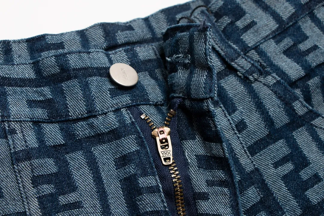 【2026】【FENDI   公式旗艦店】フェンディ   ショートパンツ  ご好評に付き再入荷！