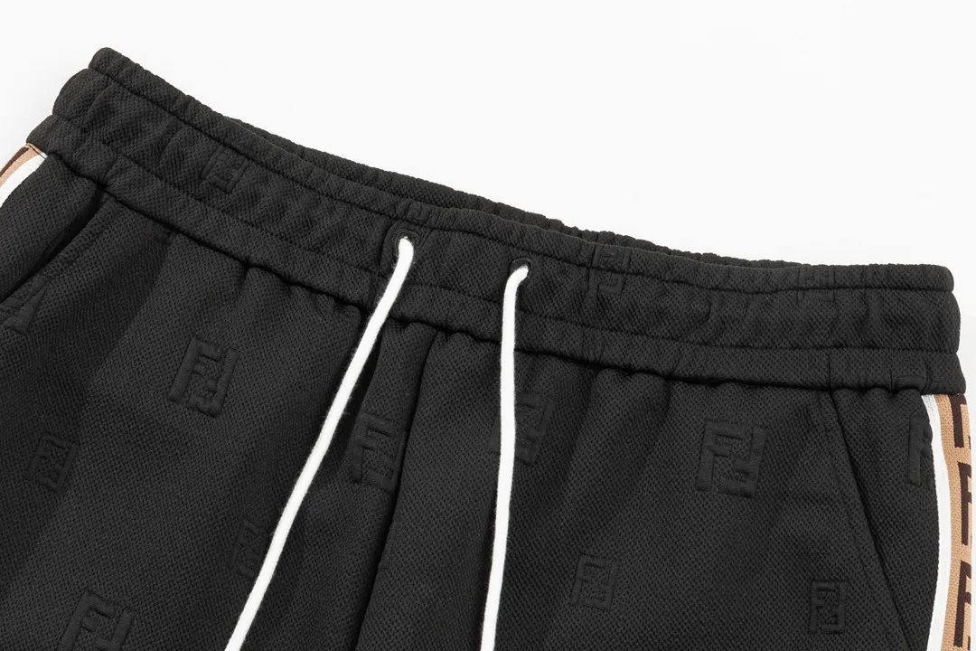 【2026】【FENDI   公式旗艦店】フェンディ   ショートパンツ  ご好評に付き再入荷！