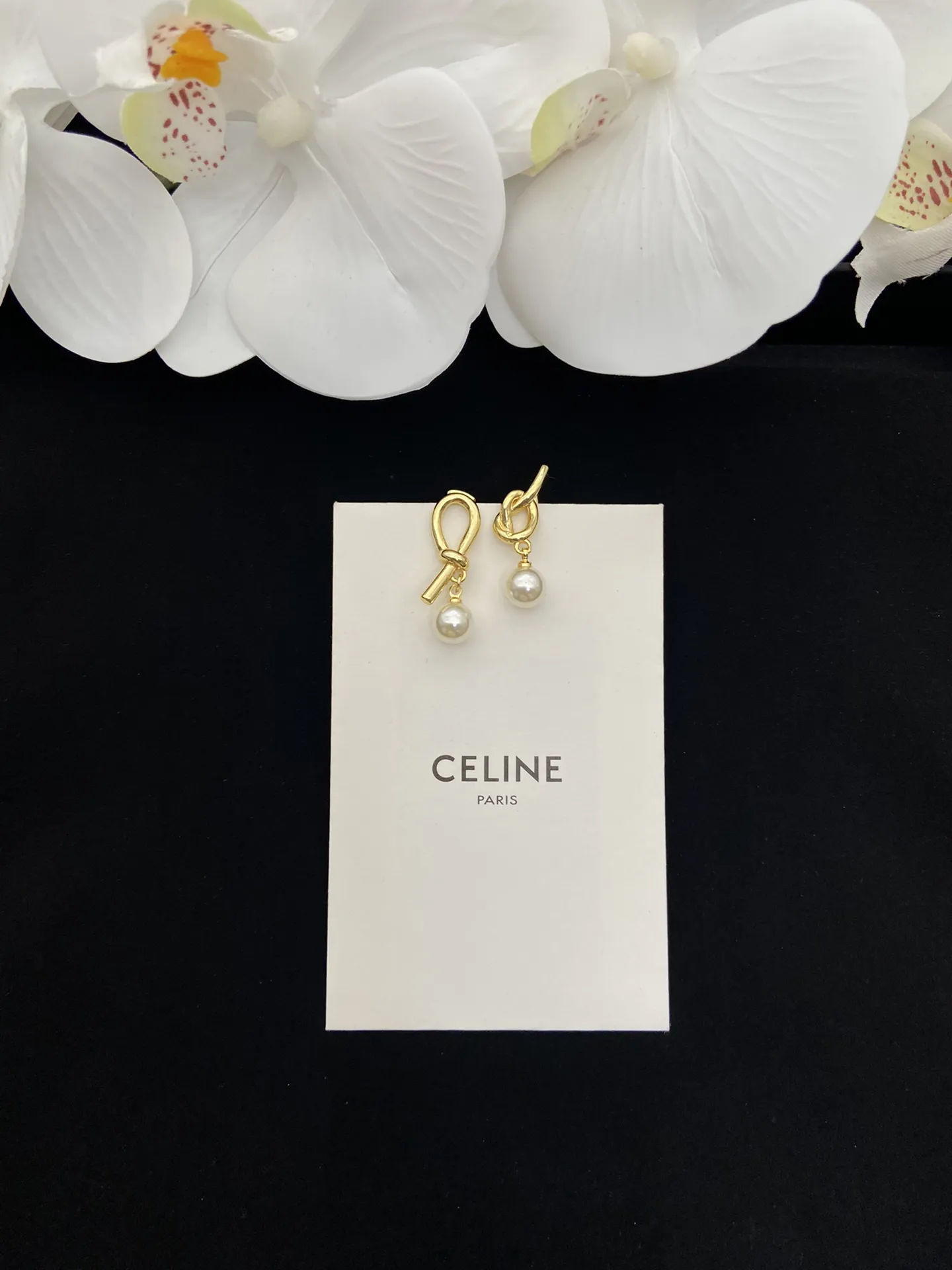 【2026】【CELINE】 セリーヌ   ファッションスタイルのイヤリング