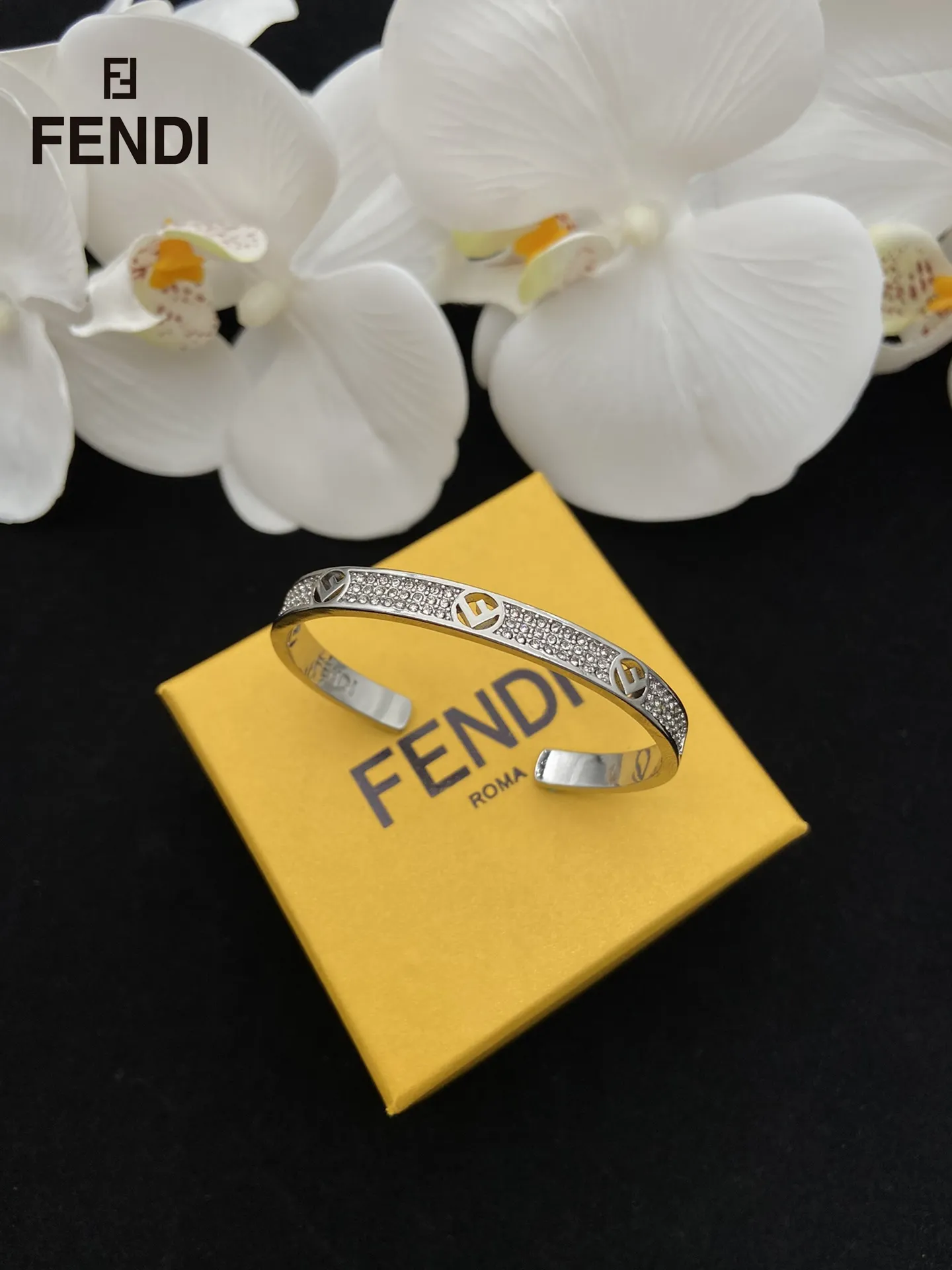 【2026】【FENDI】ブレスレット、ファッションシンプルなスタイル