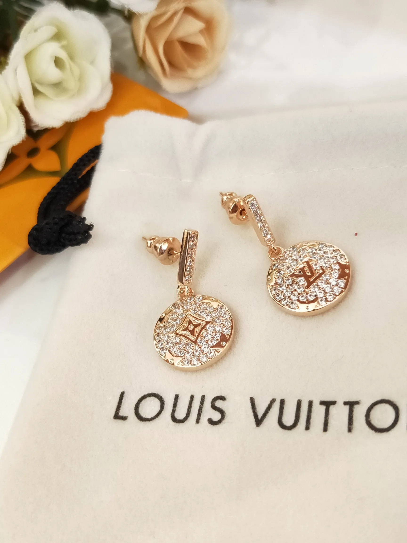 【2026】【LOUIS VUITTON 】ルイヴィトン   ファッションスタイルのイヤリング