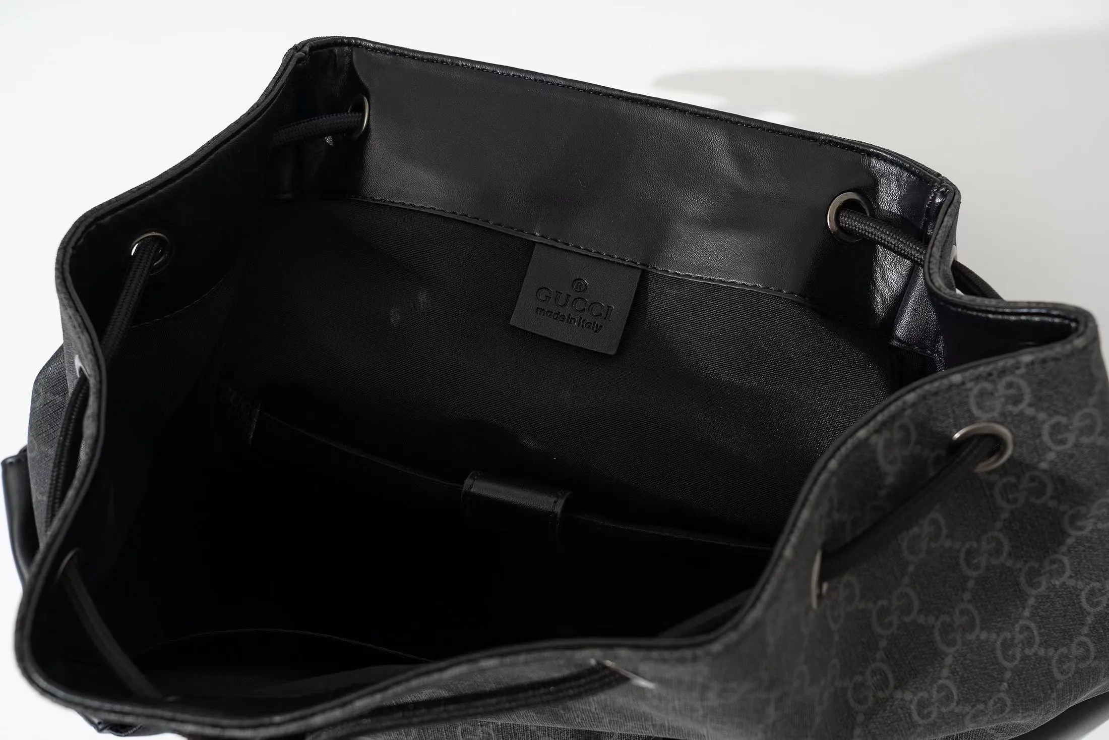 【2026】 GUCCI メッセンジャーバッグ