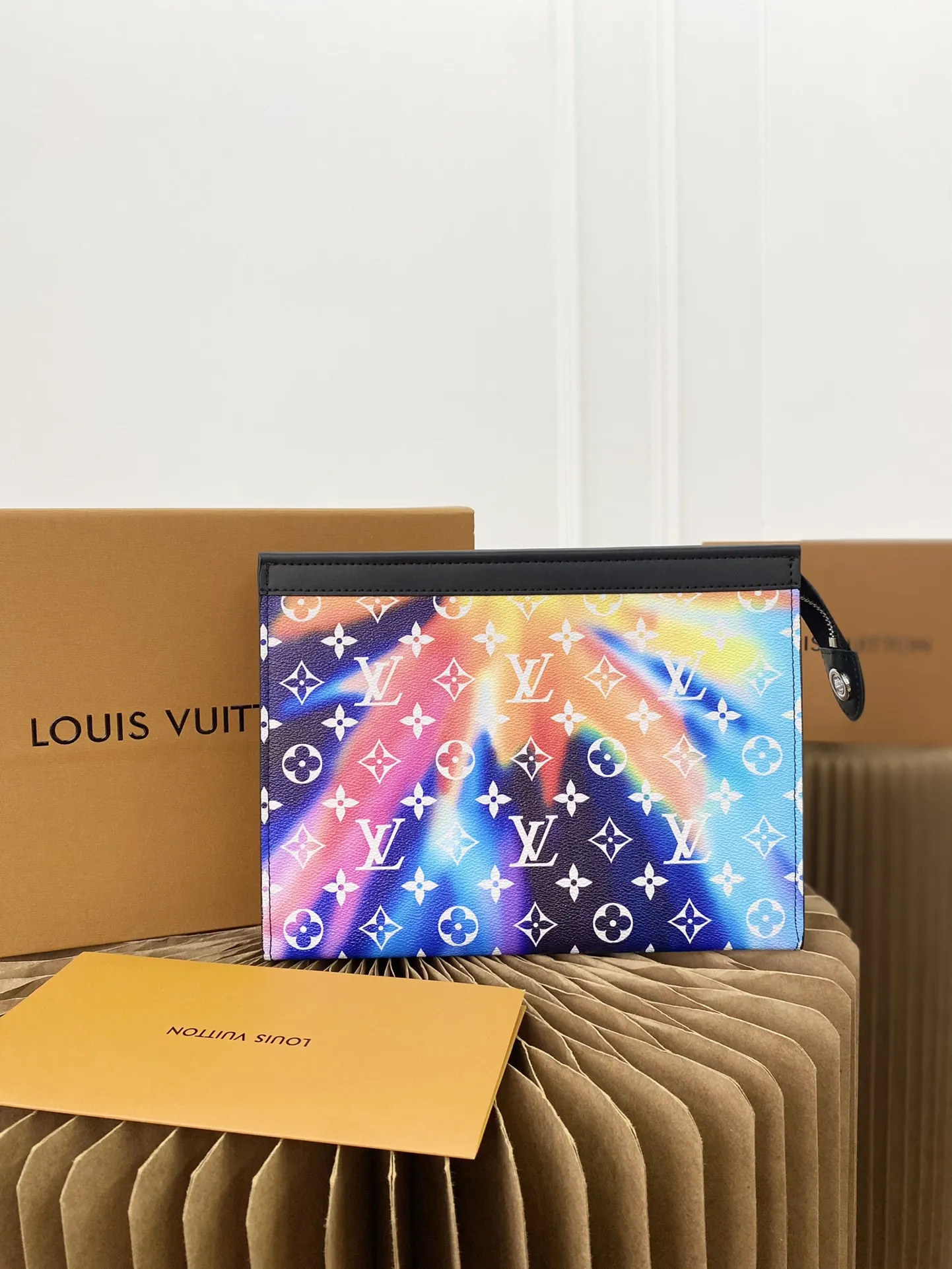 【2026】LOUIS VUITTON（ルイヴィトン）クラッチバッグ 27*21cm