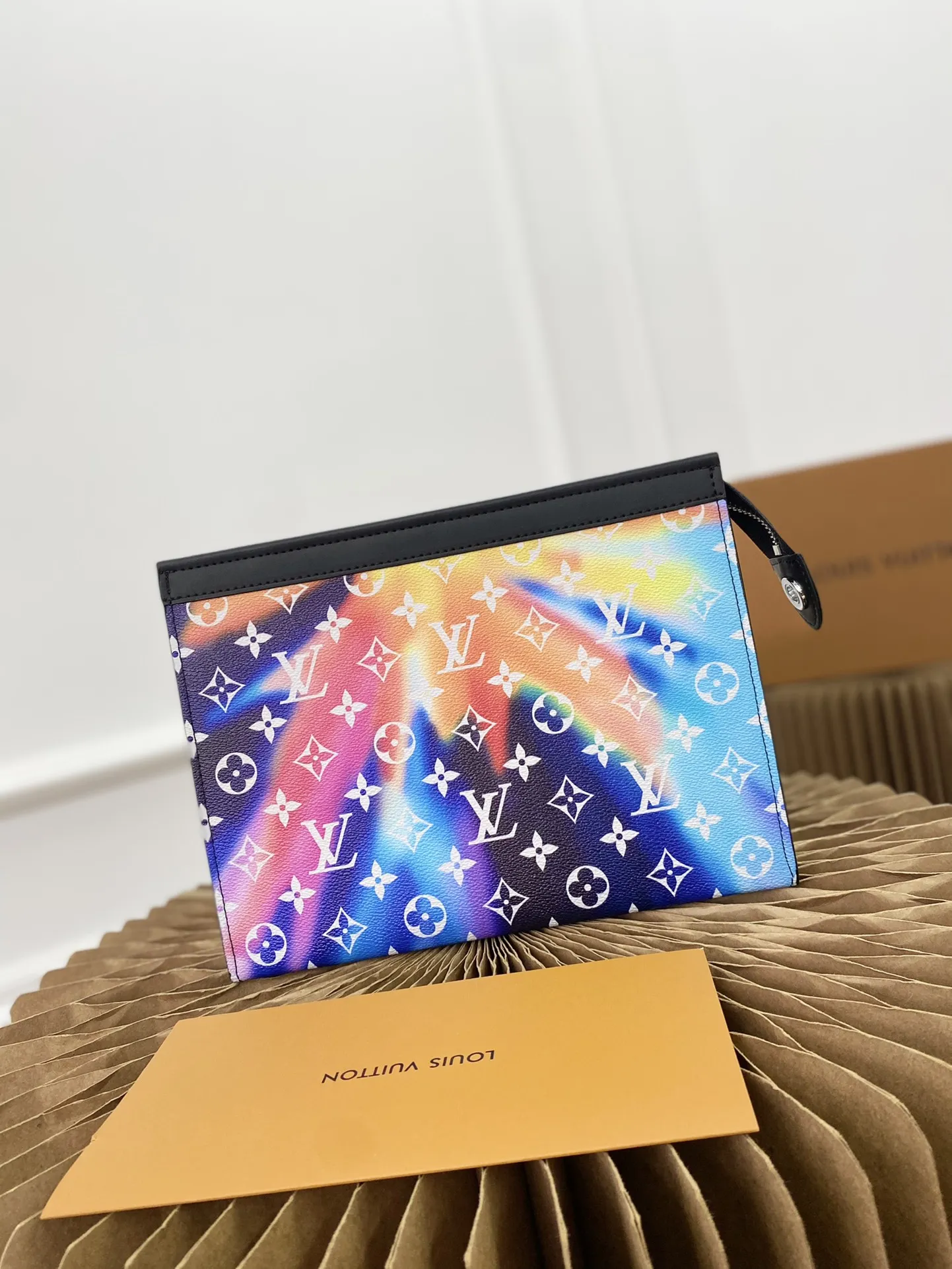 【2026】LOUIS VUITTON（ルイヴィトン）クラッチバッグ 27*21cm
