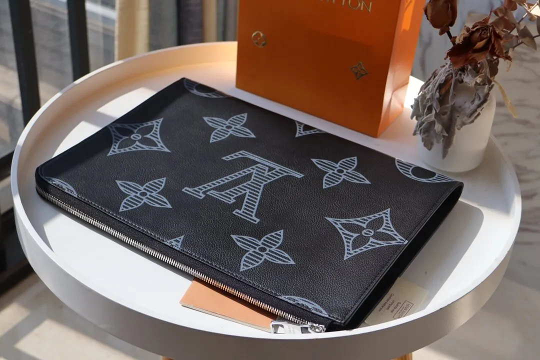 【2026】Louis Vuitton (ルイ・ヴィトン) バッグ 35x25x2 cm