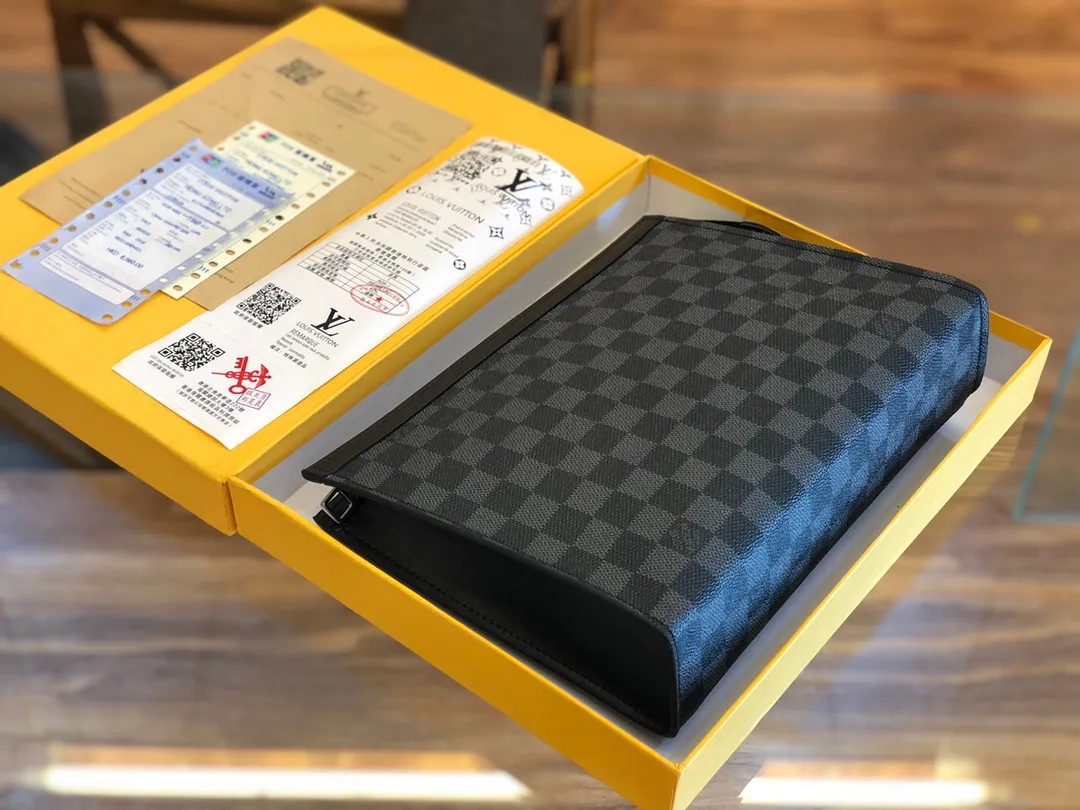 【2026】LOUIS VUITTON（ルイヴィトン）クラッチバッグ