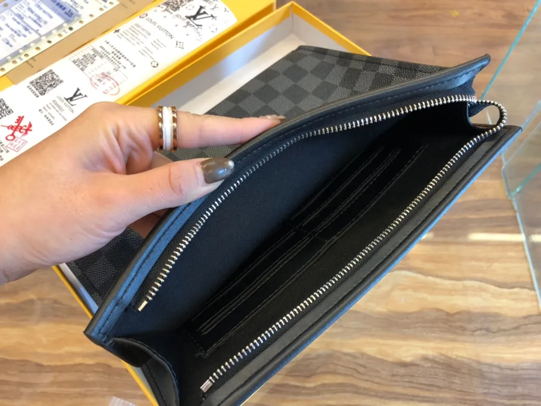 【2026】LOUIS VUITTON（ルイヴィトン）クラッチバッグ