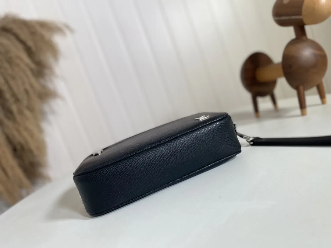 【2026】LV【LOUIS VUITTON公式 旗艦店】ルイヴィトン  クラッチバッグ   当日出荷 好評に付き再入荷！25*15.5*6.5cm