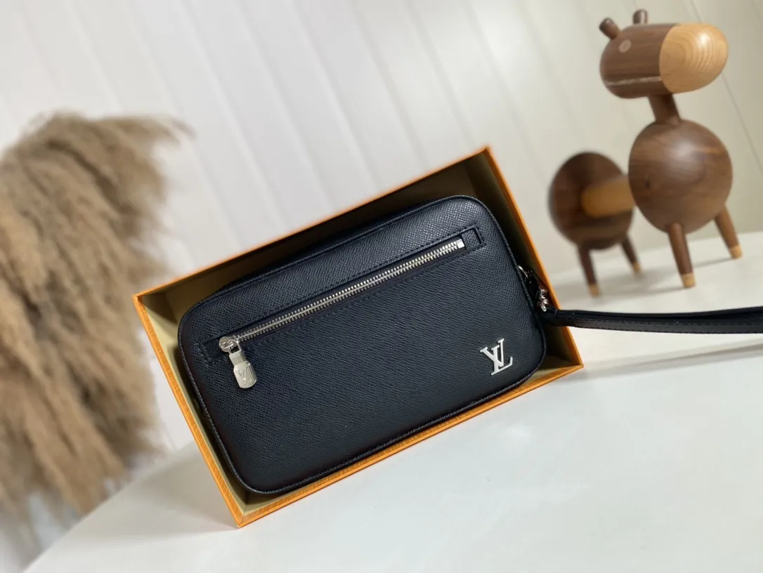 【2026】LV【LOUIS VUITTON公式 旗艦店】ルイヴィトン  クラッチバッグ   当日出荷 好評に付き再入荷！25*15.5*6.5cm