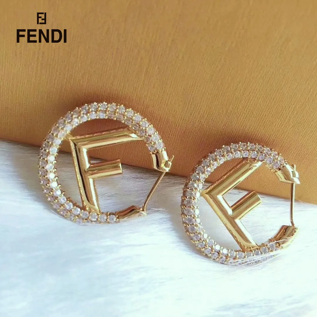 【2026】【FENDI】フェンディ  ファッションスタイルのイヤリング