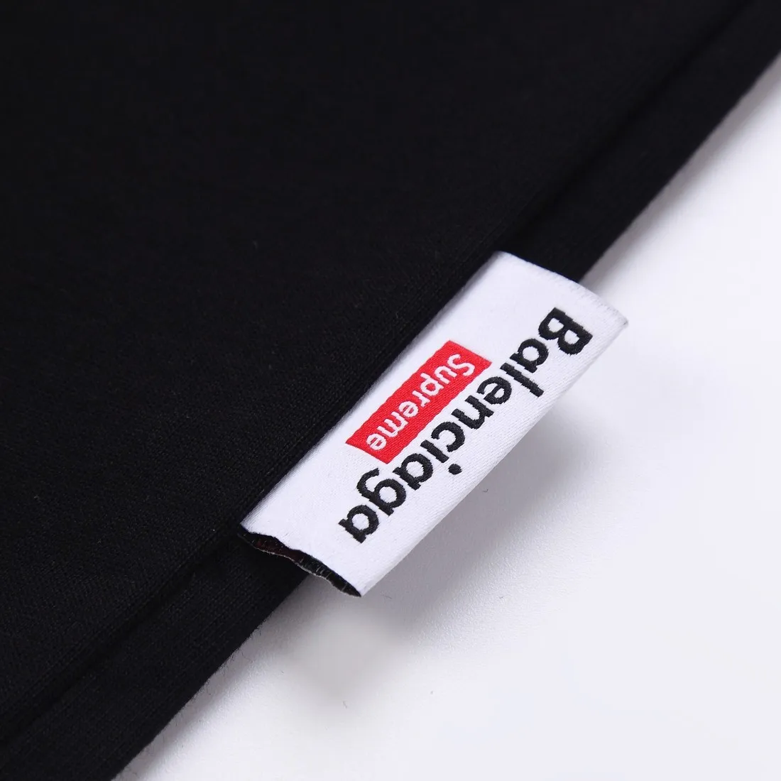 【2026】【BALENCIAGA 公式旗艦店】バレンシアガ   Tシャツ ご好評に付き再入荷！