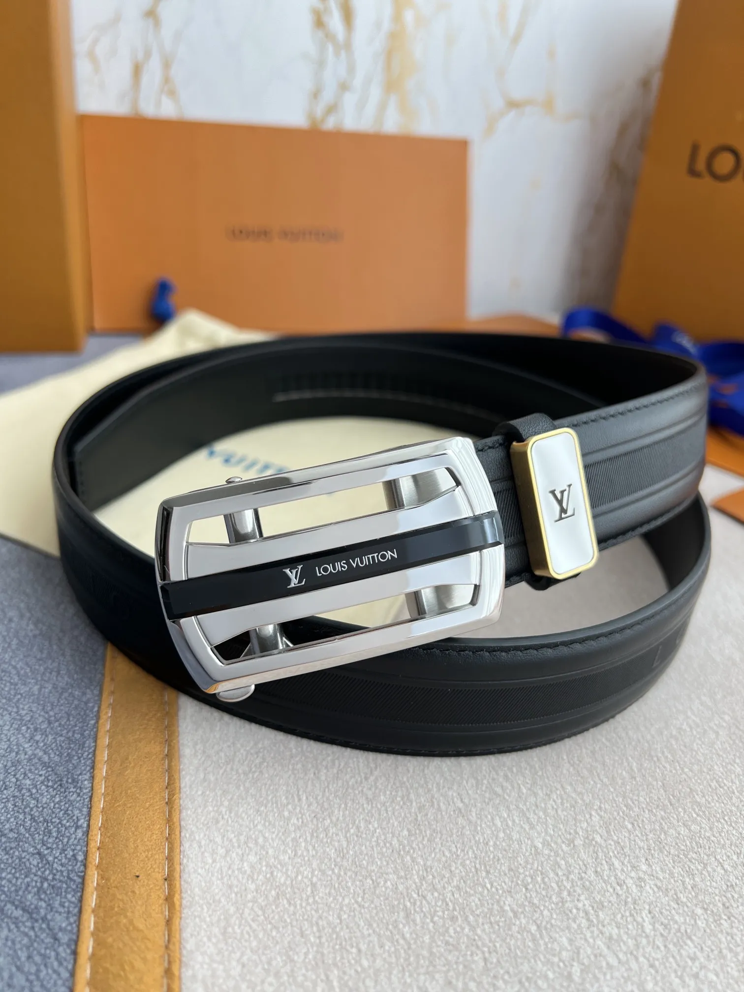 【2026】【 LOUIS VUITTON】(ルイヴィトン) 3.5cmベルト メンズ