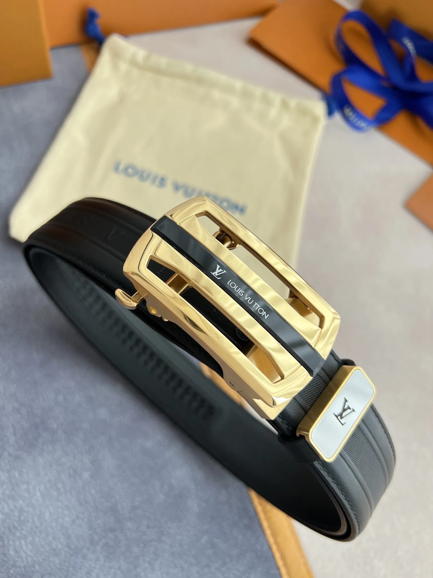 【2026】【 LOUIS VUITTON】(ルイヴィトン) 3.5cmベルト メンズ