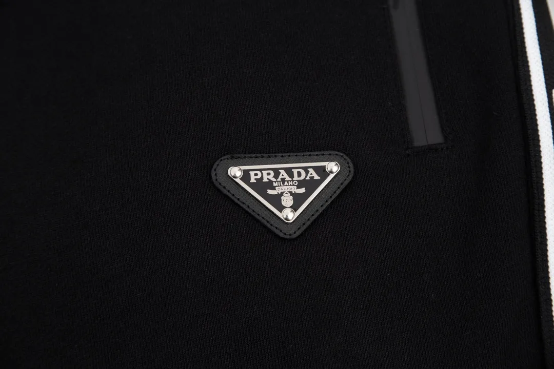 【2026】【PRADA  公式旗艦店】 プラダ   ショートパンツ  ご好評に付き再入荷！