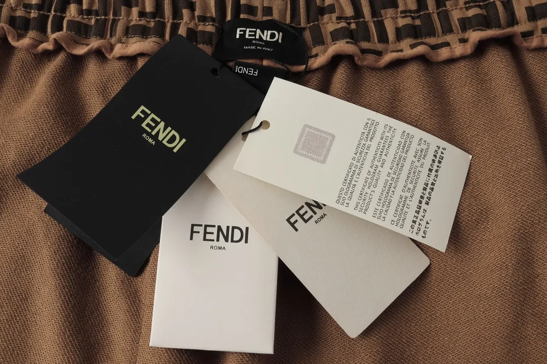 【2026】【FENDI  公式旗艦店】 フェンディ   ショートパンツ  ご好評に付き再入荷！