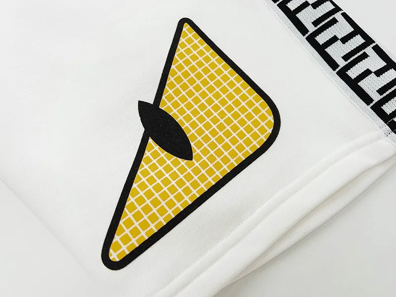 【2026】【FENDI   公式旗艦店】 フェンディ    ショートパンツ  ご好評に付き再入荷！