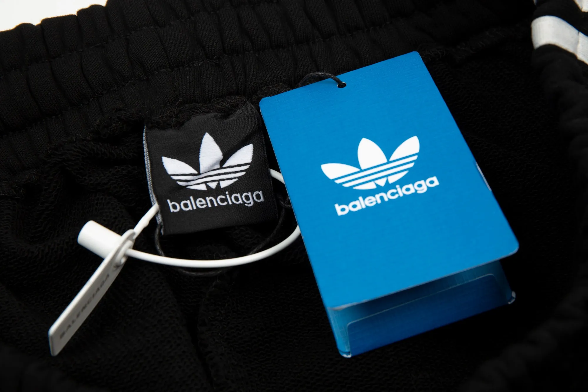 【2026】【BALENCIAGA  公式旗艦店】バレンシアガ     ショートパンツ  ご好評に付き再入荷！