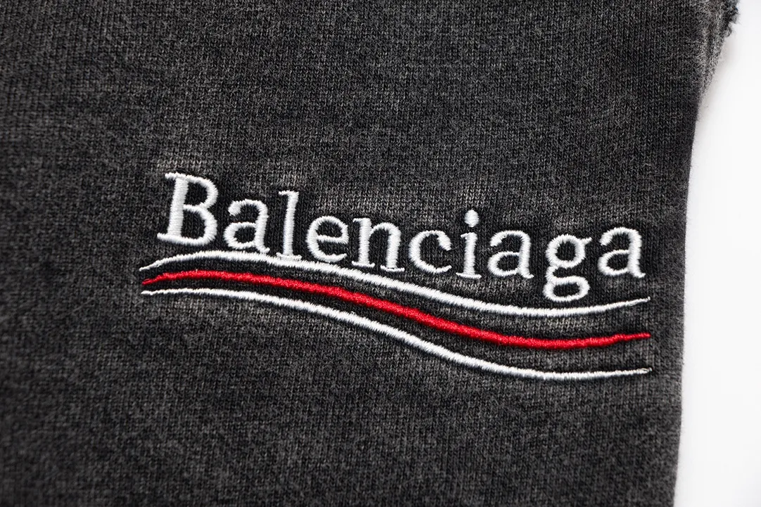 【2026】【BALENCIAGA   公式旗艦店】バレンシアガ    ショートパンツ  ご好評に付き再入荷！