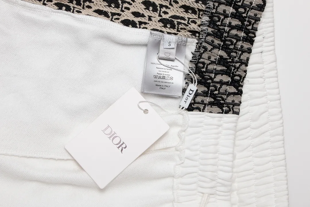 【2026】【DIOR  公式旗艦店】ディオール   ショートパンツ  ご好評に付き再入荷！