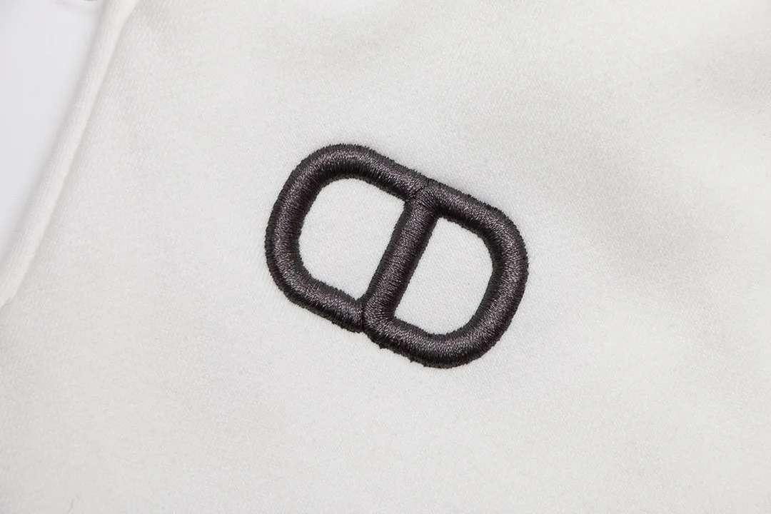 【2026】【DIOR  公式旗艦店】ディオール   ショートパンツ  ご好評に付き再入荷！
