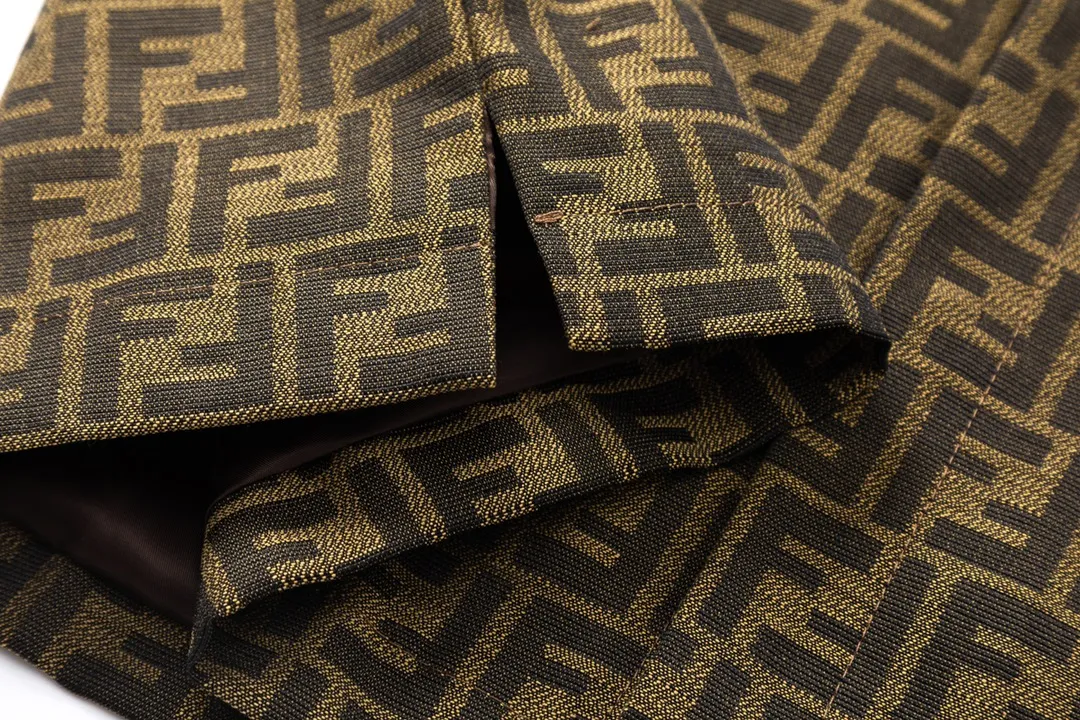 【2026】【FENDI  公式旗艦店】 フェンディ    シャツ  ご好評に付き再入荷！