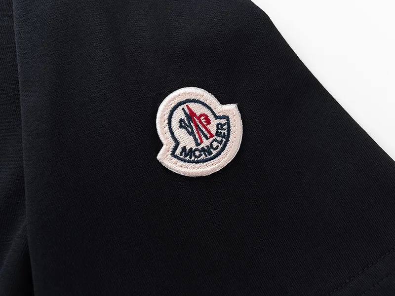 【2026】【MONCLER 公式旗艦店】モンクレール   Tシャツ  ご好評に付き再入荷！