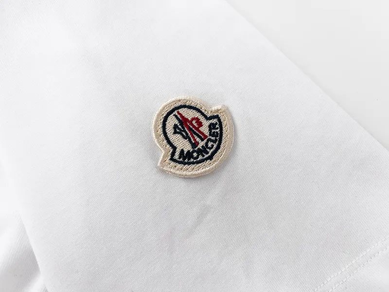 【2026】【MONCLER 公式旗艦店】モンクレール   Tシャツ  ご好評に付き再入荷！