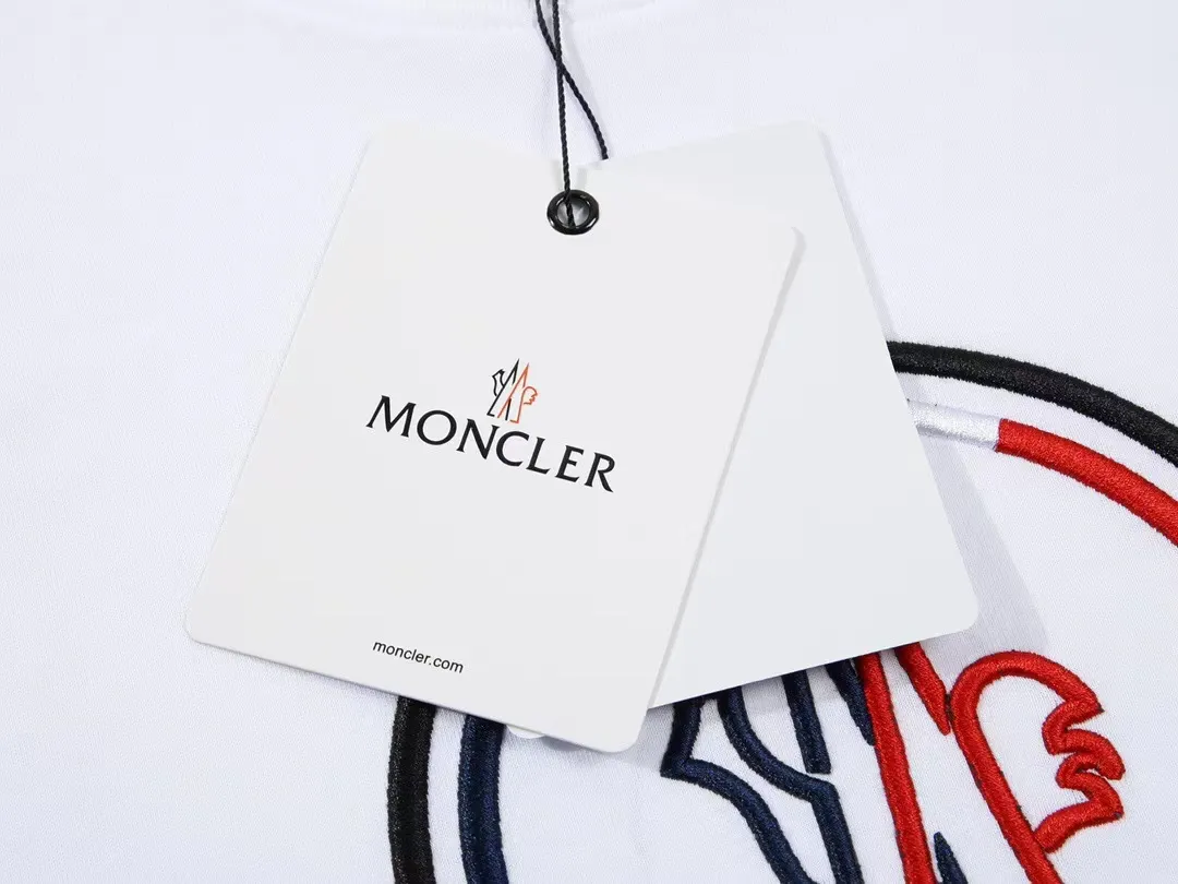 【2026】【MONCLER 公式旗艦店】モンクレール   Tシャツ  ご好評に付き再入荷！